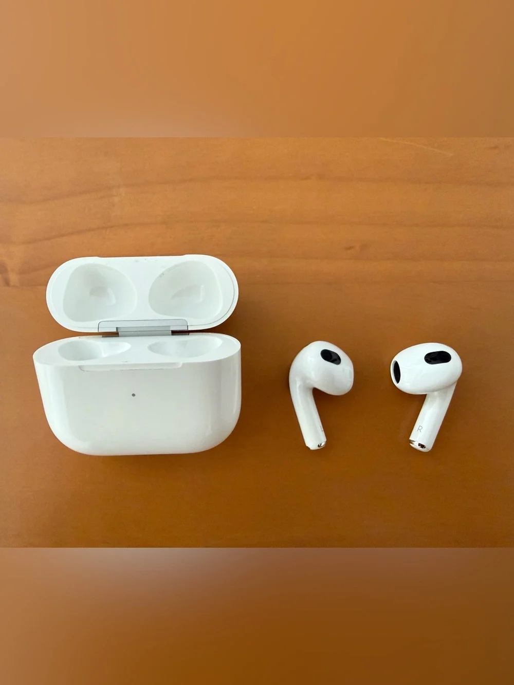 Apple White Wireless Earbuds (3rd Gen)